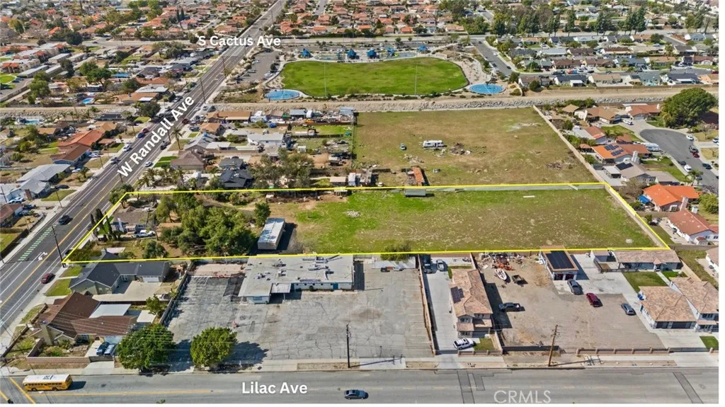 520 W Randall Avenue, Rialto, California 92376 home-pic-4
