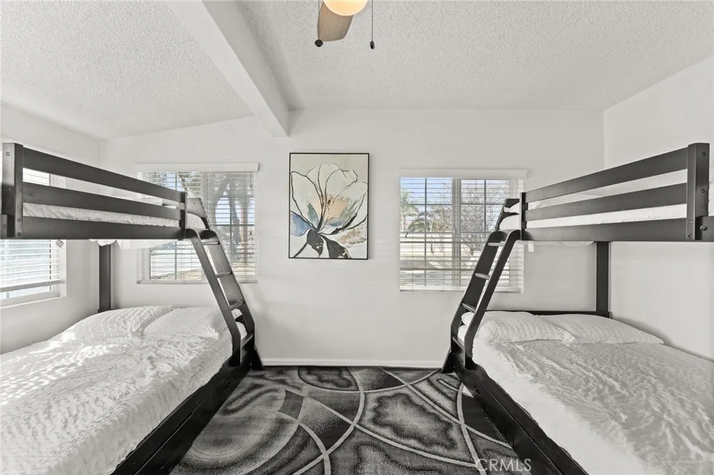 520 W Randall Avenue, Rialto, California 92376 home-pic-18