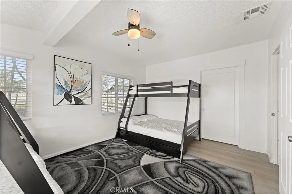 520 W Randall Avenue, Rialto, California 92376 home-pic-20