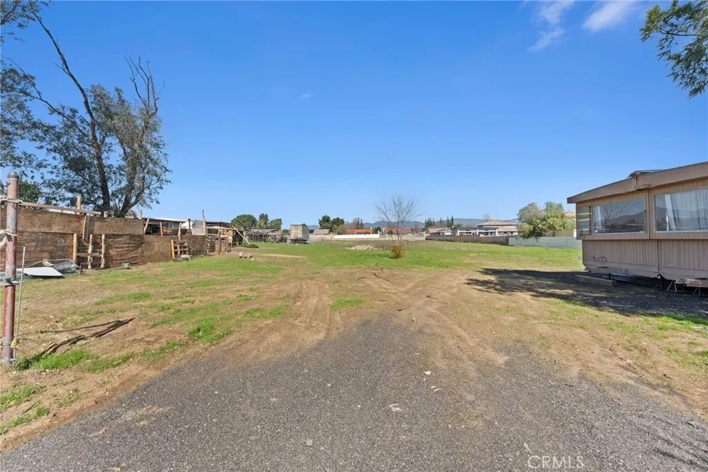 520 W Randall Avenue, Rialto, California 92376 home-pic-23