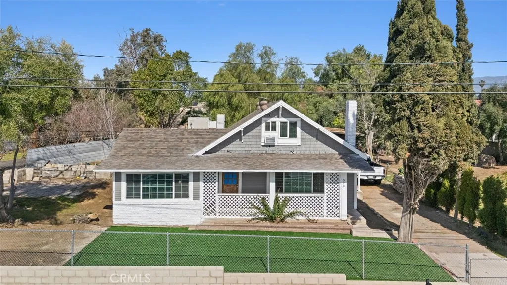 520 W Randall Avenue, Rialto, California 92376 home-pic-5