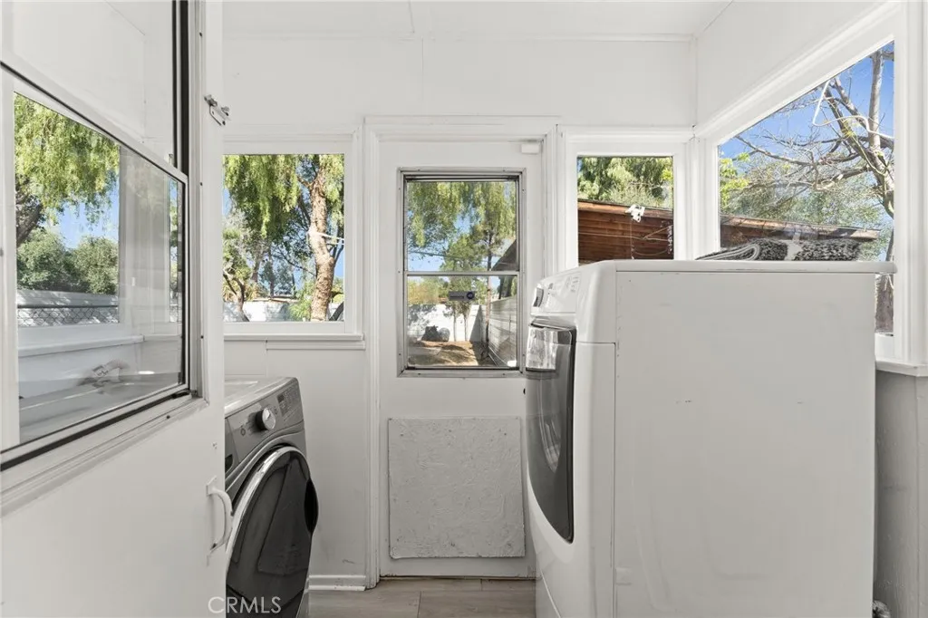 520 W Randall Avenue, Rialto, California 92376 home-pic-17