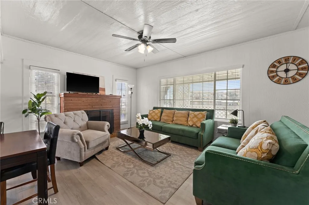 520 W Randall Avenue, Rialto, California 92376 home-pic-8