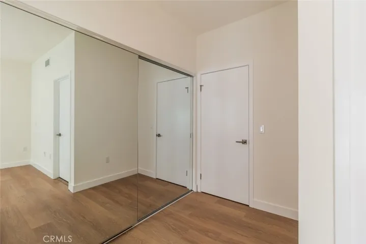 1212 Viola Avenue 104, Glendale, California 91202