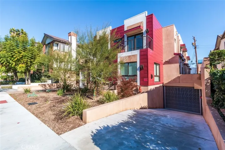 1212 Viola Avenue 104, Glendale, California 91202