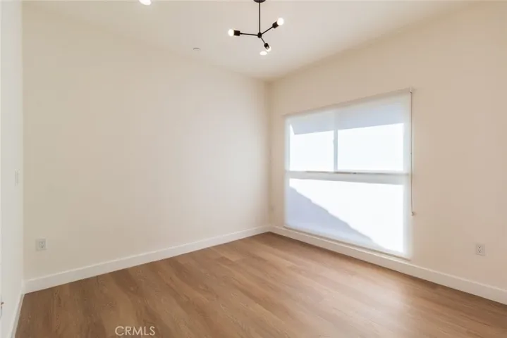 1212 Viola Avenue 104, Glendale, California 91202