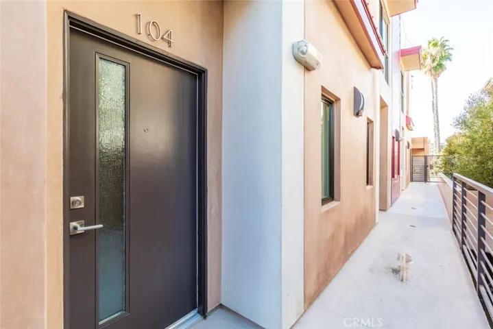 1212 Viola Avenue 104, Glendale, California 91202