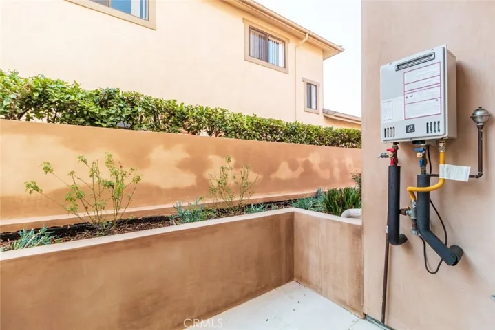 1212 Viola Avenue 104, Glendale, California 91202