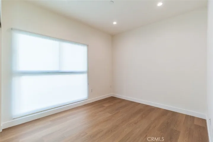 1212 Viola Avenue 104, Glendale, California 91202