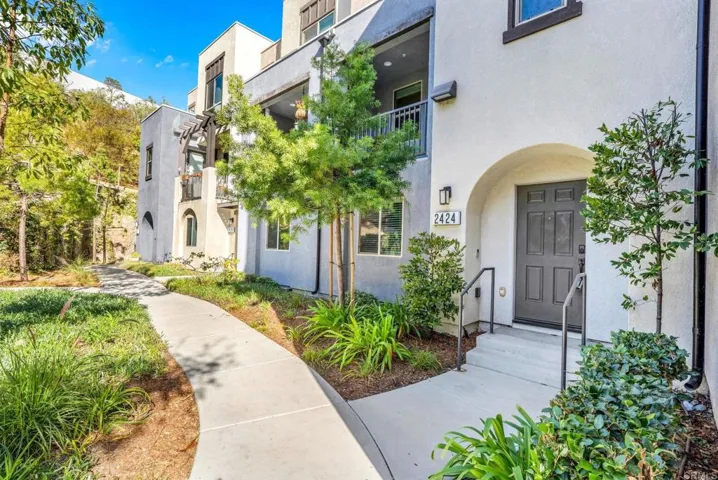 2424 Verano Way, Vista, California 92081