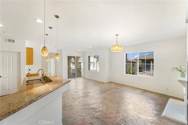 401 Knoll Lake, Mission Viejo, California 92692