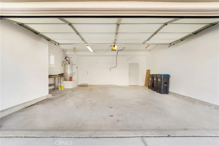 Long direct access garage.