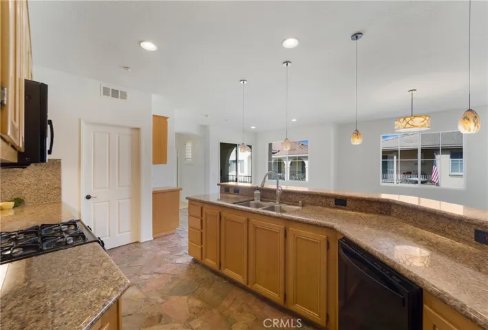 401 Knoll Lake, Mission Viejo, California 92692