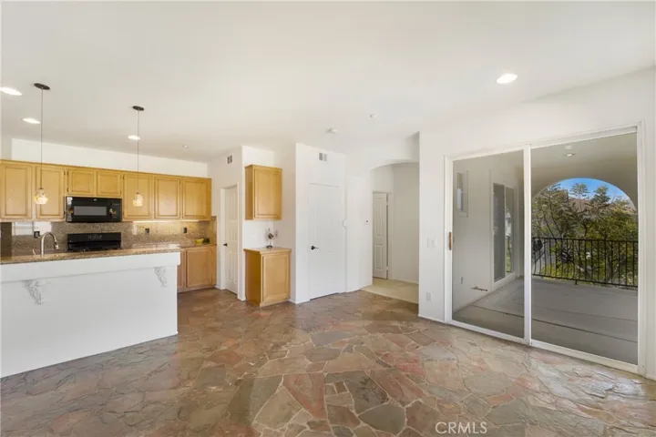 401 Knoll Lake, Mission Viejo, California 92692