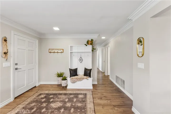 Entry/hallway