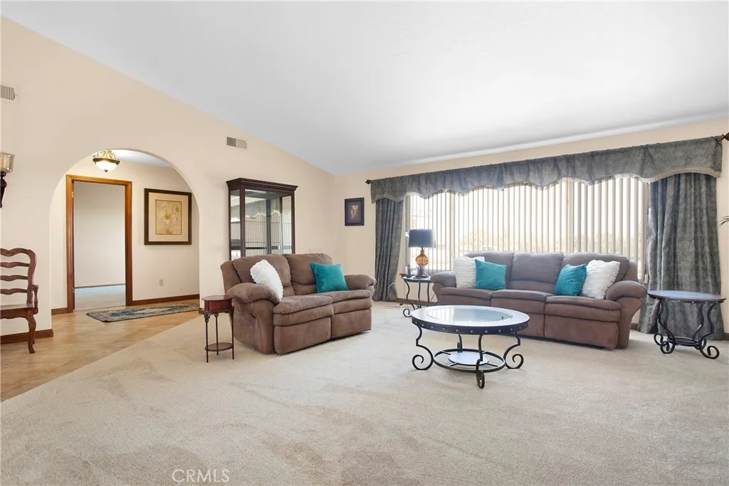 9275 Rattlesnake Road, Phelan, California 92371 home-pic-15