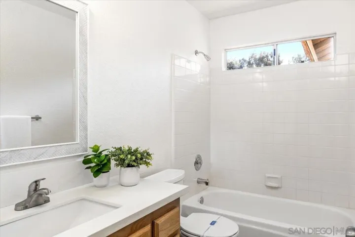 2211 Terracewood Ln, Escondido, California 92026