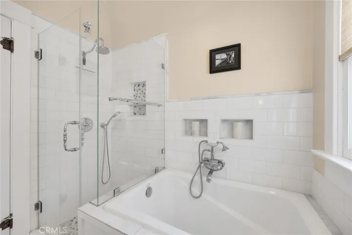 Soaking Tub and Shower