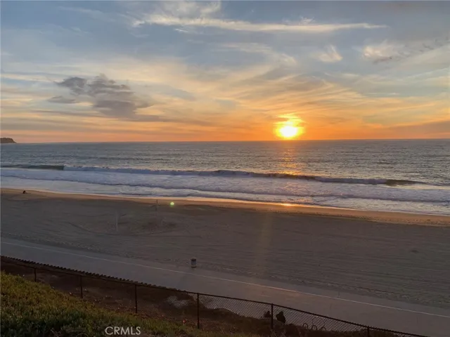 229 Avenue C, Redondo Beach, California 90277