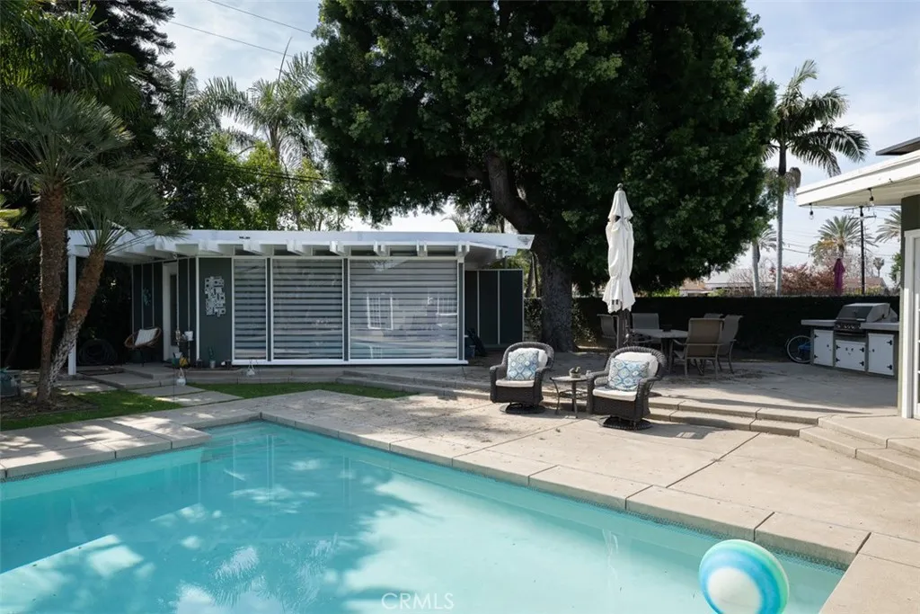 1222 W Sharon Road, Santa Ana, California 92706 home-pic-3