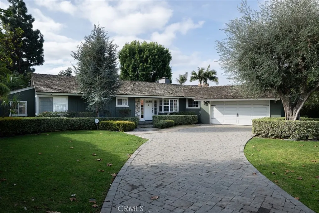 1222 W Sharon Road, Santa Ana, California 92706 home-pic-1