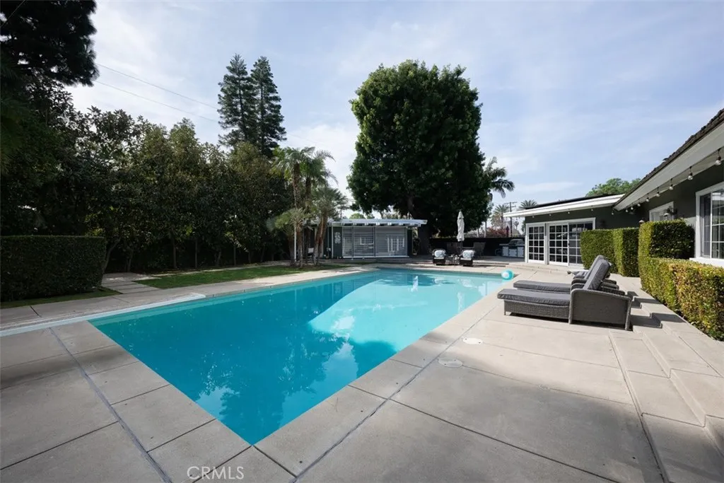 1222 W Sharon Road, Santa Ana, California 92706 home-pic-32