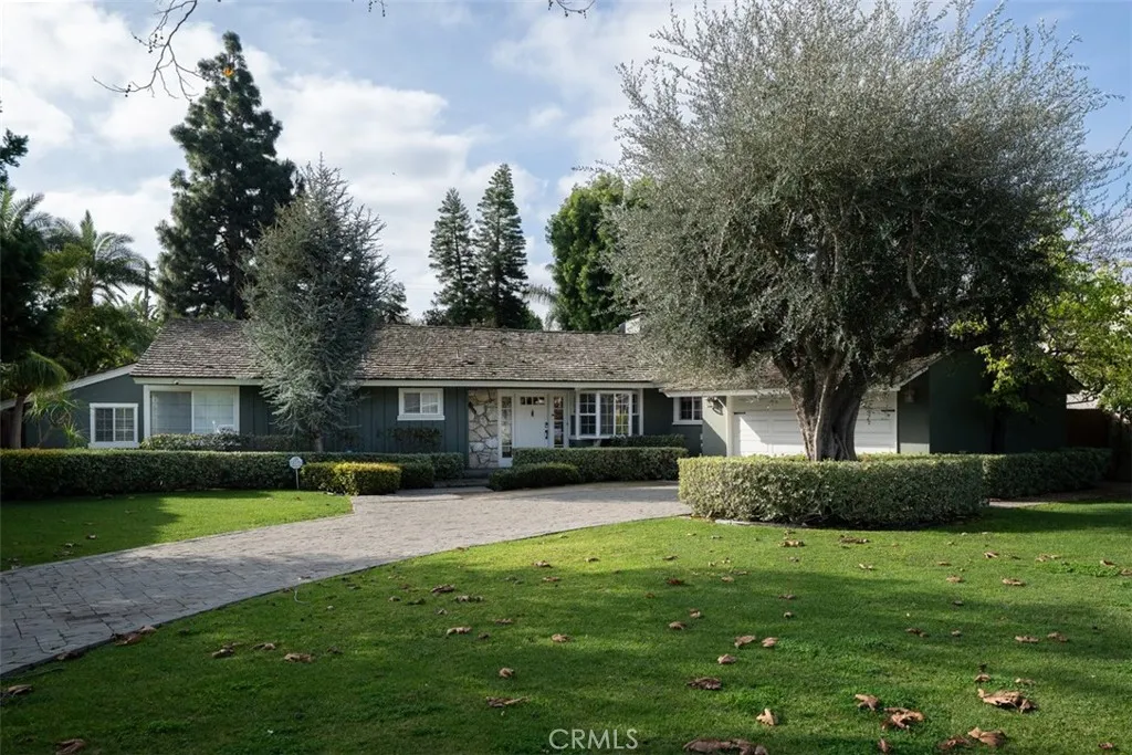 1222 W Sharon Road, Santa Ana, California 92706 home-pic-0