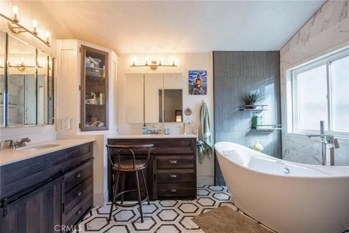 32868 Los Encinos Road, Temecula, California 92592