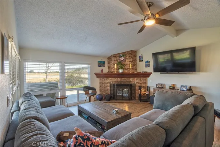 32868 Los Encinos Road, Temecula, California 92592