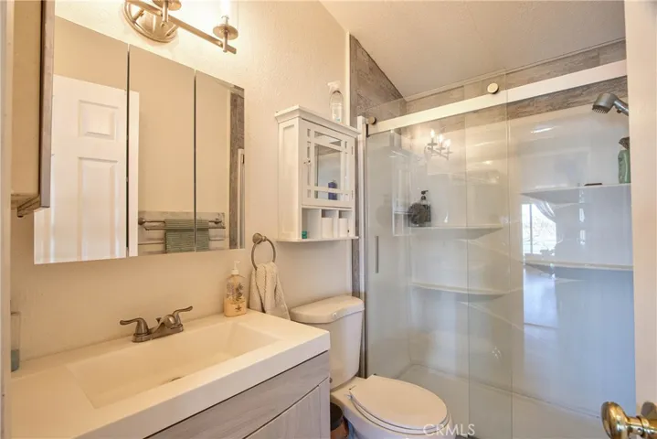 32868 Los Encinos Road, Temecula, California 92592