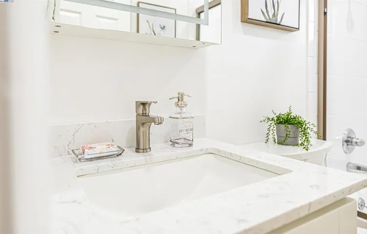 34837 Starling Dr 4, Union City, California 94587