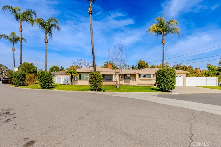 124 Evelyn Drive, Anaheim, California 92805