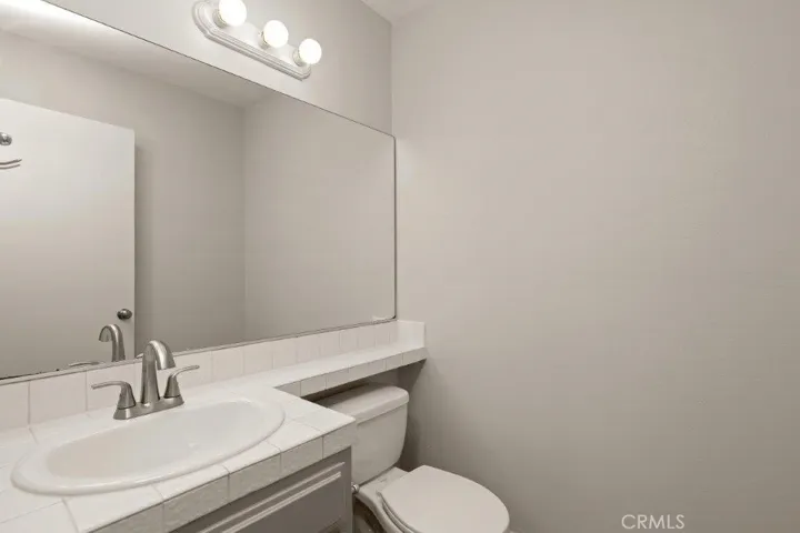 Downstairs 1/2 Bath