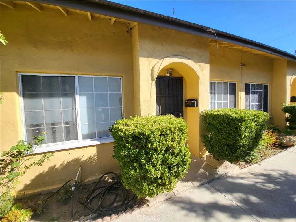 1240 S Muirfield Road, Los Angeles, California 90019 home-pic-3