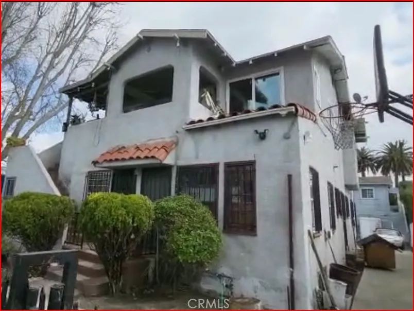 2720 S Sycamore Avenue, Los Angeles, California 90016 home-pic-0