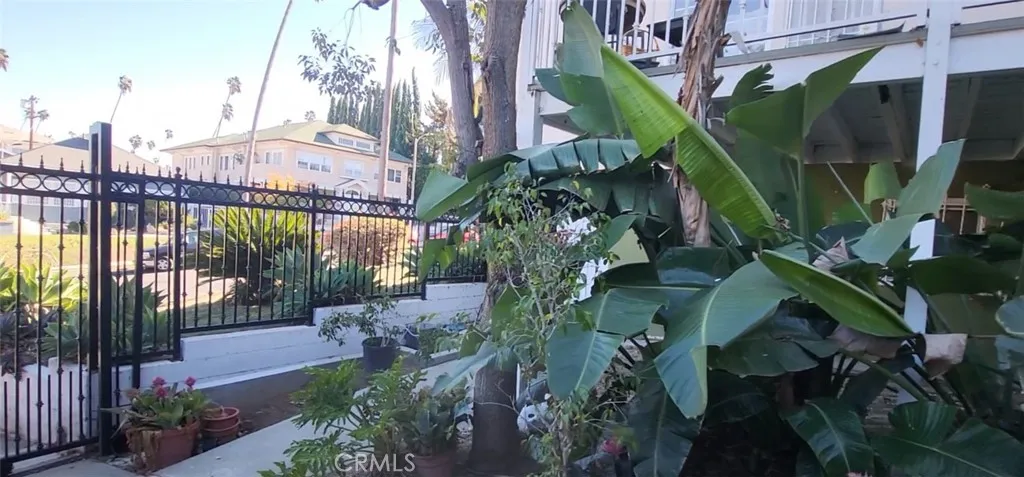 1121 5th Avenue, Los Angeles, California 90019 home-pic-23