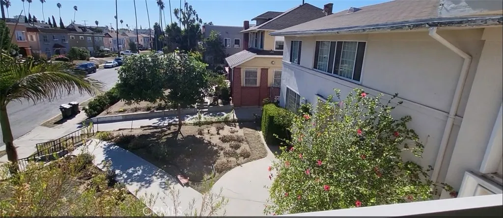 1121 5th Avenue, Los Angeles, California 90019 home-pic-6
