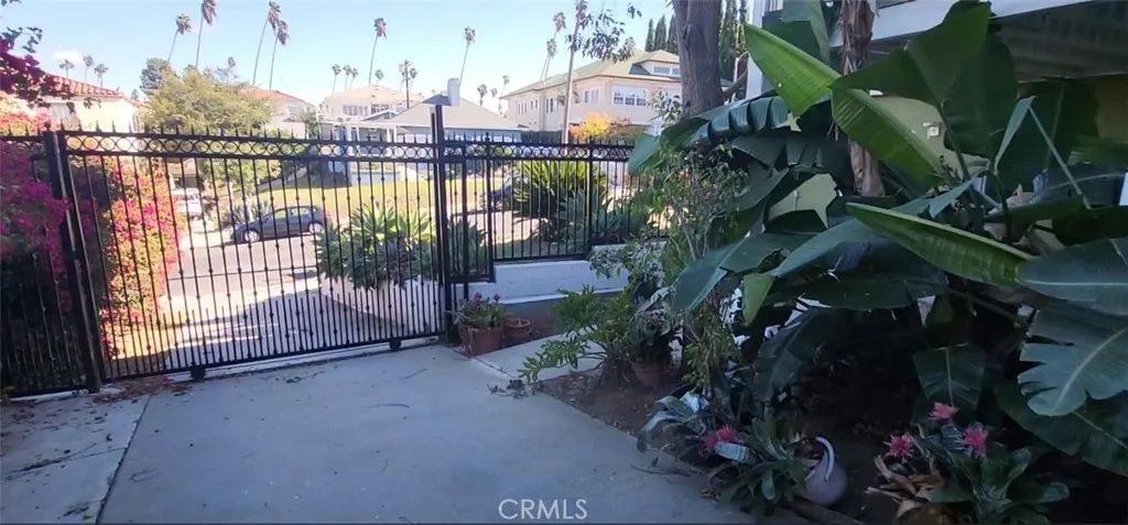 1121 5th Avenue, Los Angeles, California 90019 home-pic-25