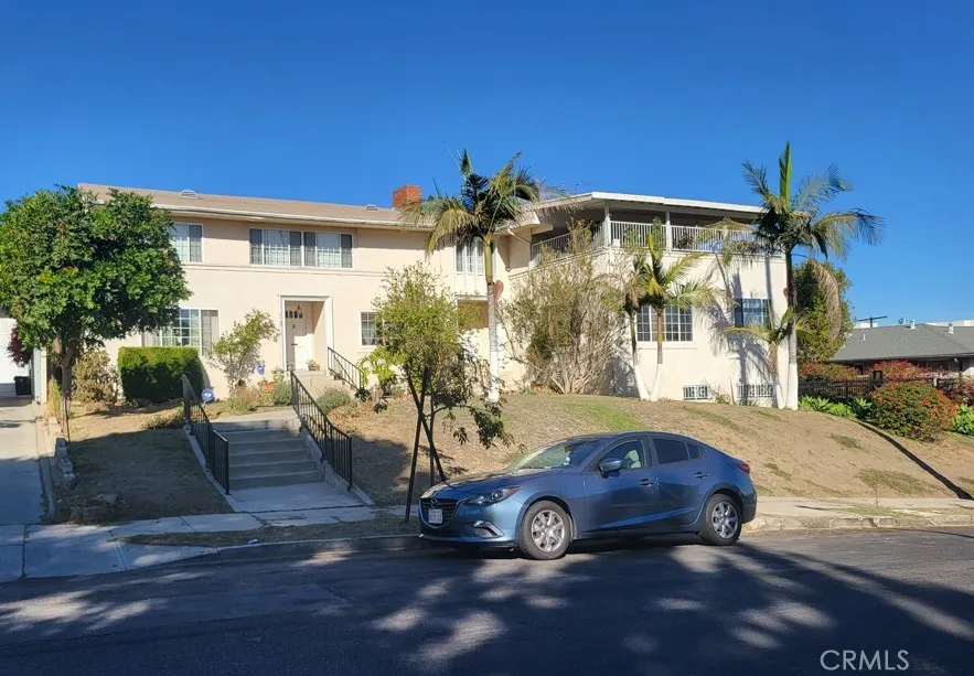 1121 5th Avenue, Los Angeles, California 90019 home-pic-0