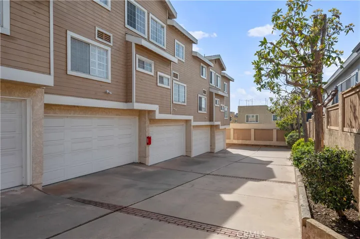 203 N Lucia Avenue 3, Redondo Beach, California 90277