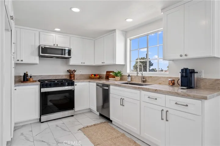 203 N Lucia Avenue 3, Redondo Beach, California 90277