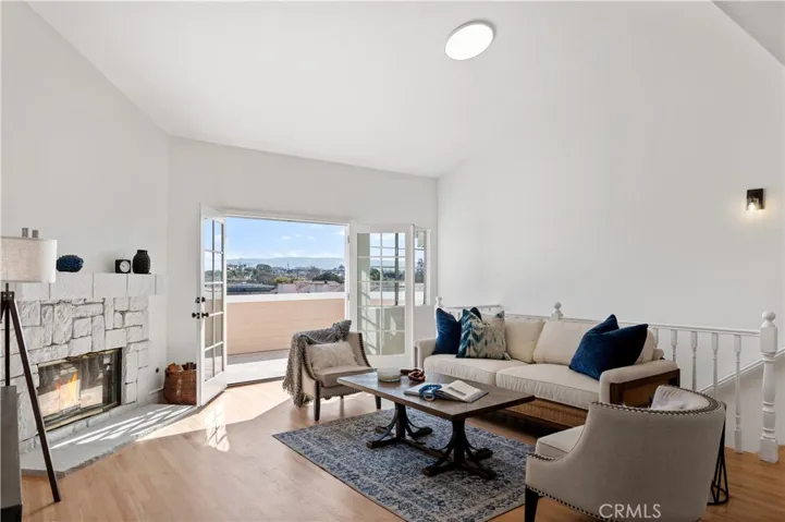 203 N Lucia Avenue 3, Redondo Beach, California 90277