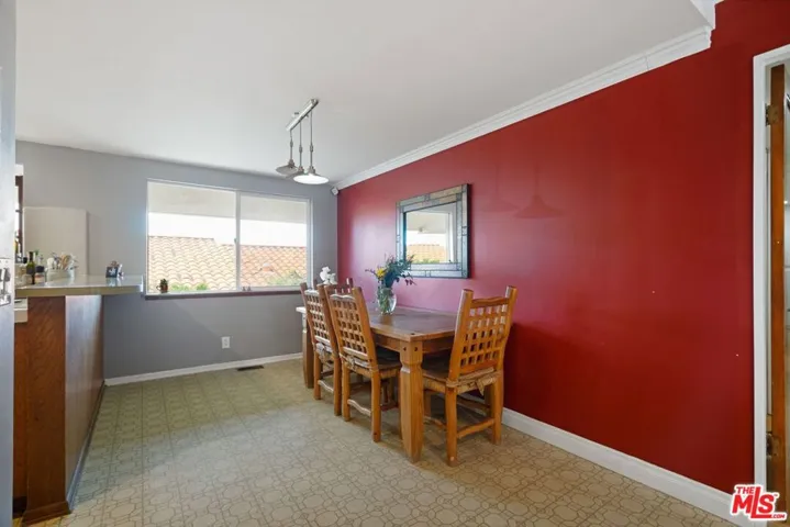 6847 Crest Road, Rancho Palos Verdes, California 90275