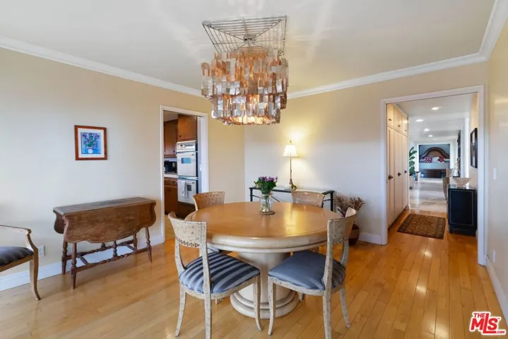 6847 Crest Road, Rancho Palos Verdes, California 90275