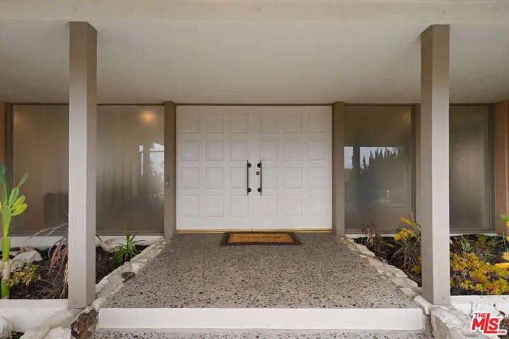 6847 Crest Road, Rancho Palos Verdes, California 90275