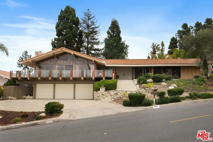 6847 Crest Road, Rancho Palos Verdes, California 90275