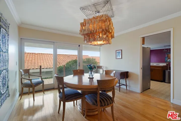 6847 Crest Road, Rancho Palos Verdes, California 90275