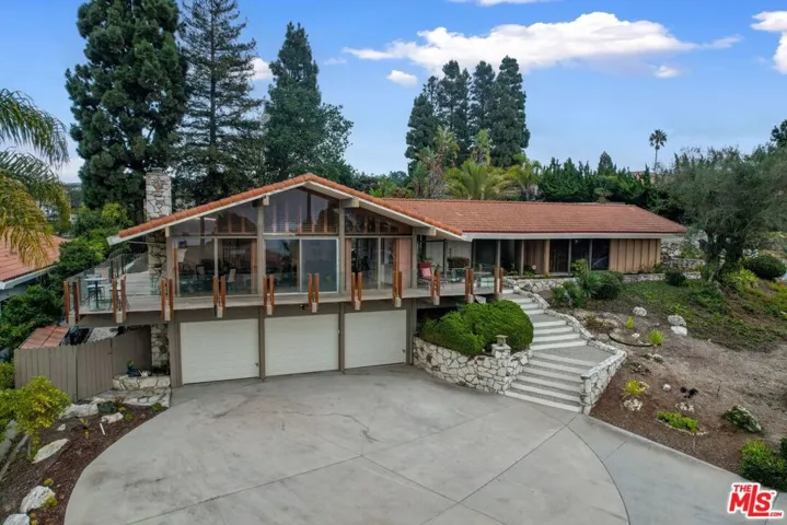 6847 Crest Road, Rancho Palos Verdes, California 90275