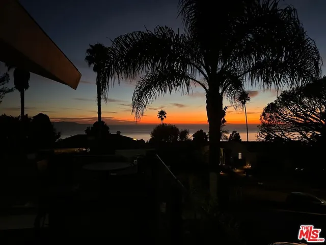 6847 Crest Road, Rancho Palos Verdes, California 90275