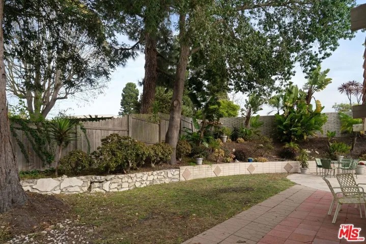 6847 Crest Road, Rancho Palos Verdes, California 90275